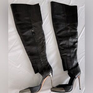 BCBGMAXAZRIA RUNWAY knee high heels